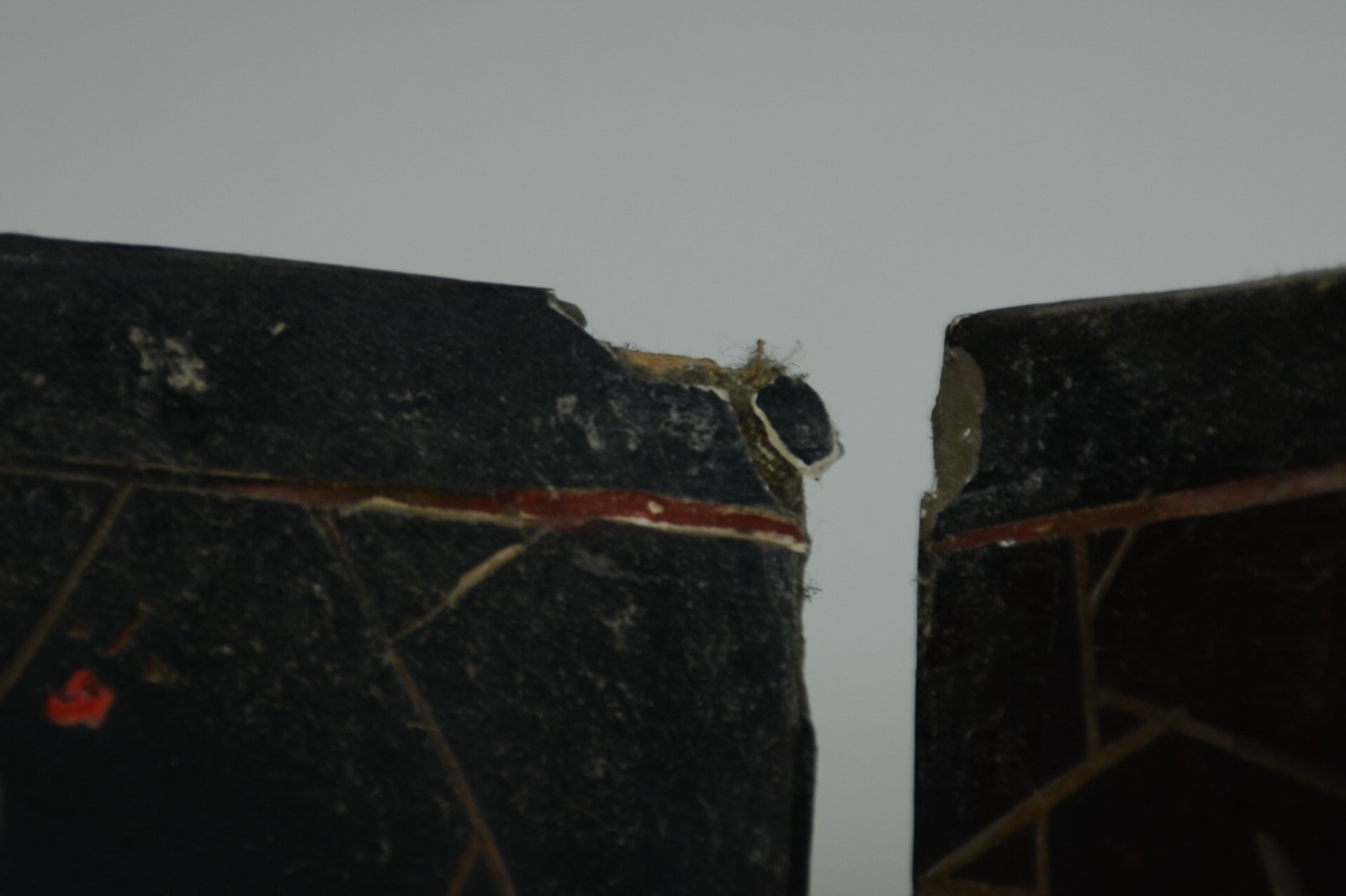 Biombo chinês de 4 folhas, madeira laqueada de preto com figuras de... - foto 8 de 8