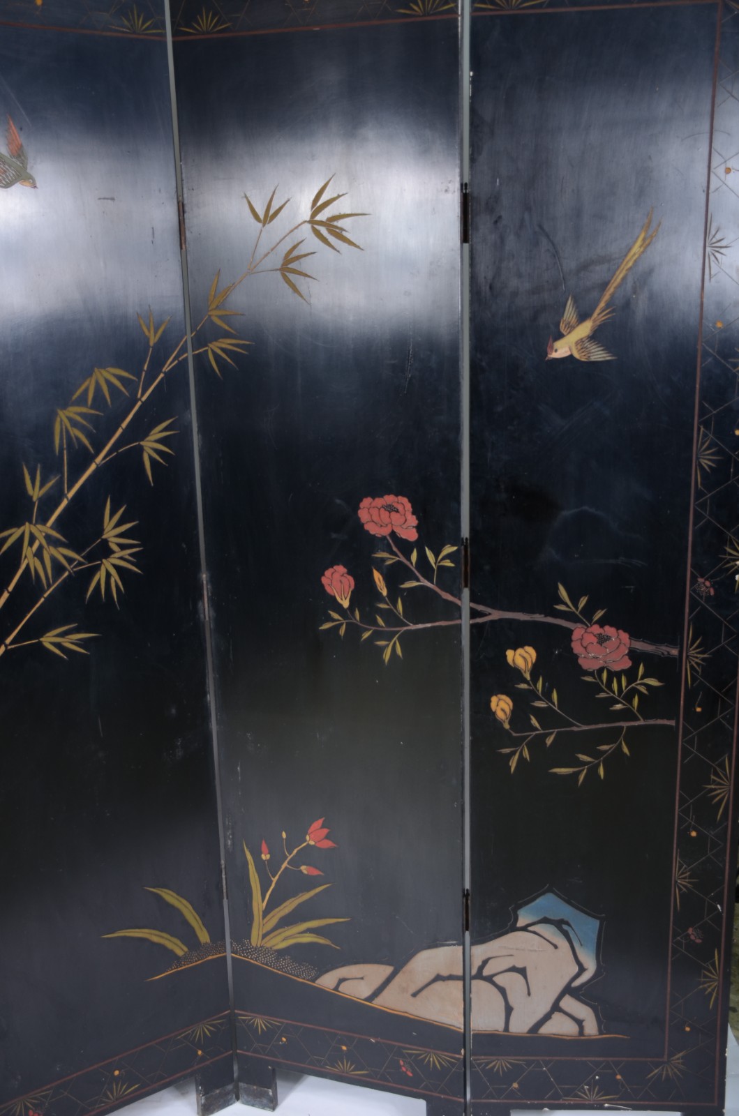 Biombo chinês de 6 folhas em madeira laqueada de preto, decorado com... - foto 5 de 7