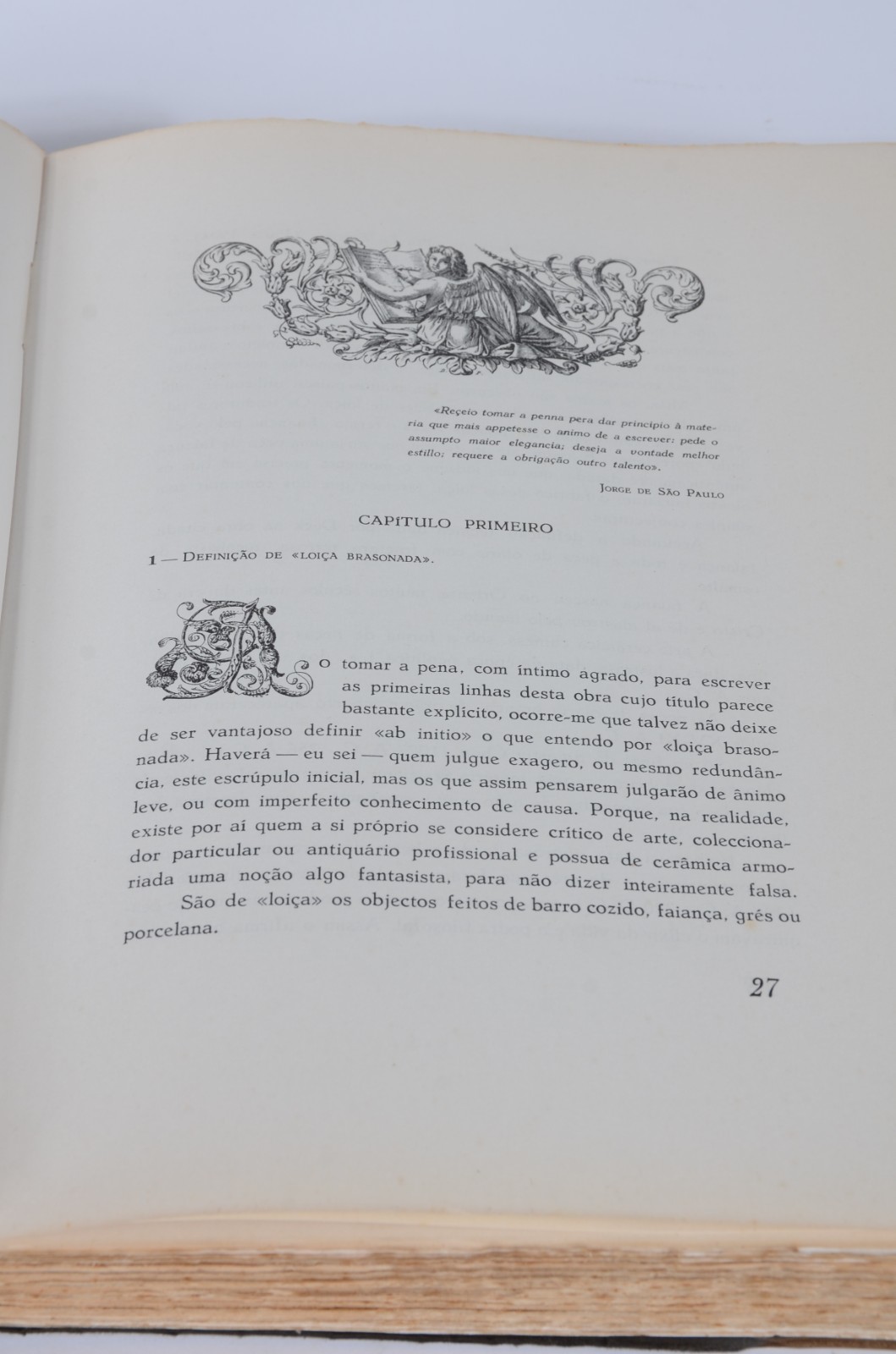 Quatro livros diversos, sendo: A) Loiça Brasonada; B) Porcelains in... - foto 3 de 8