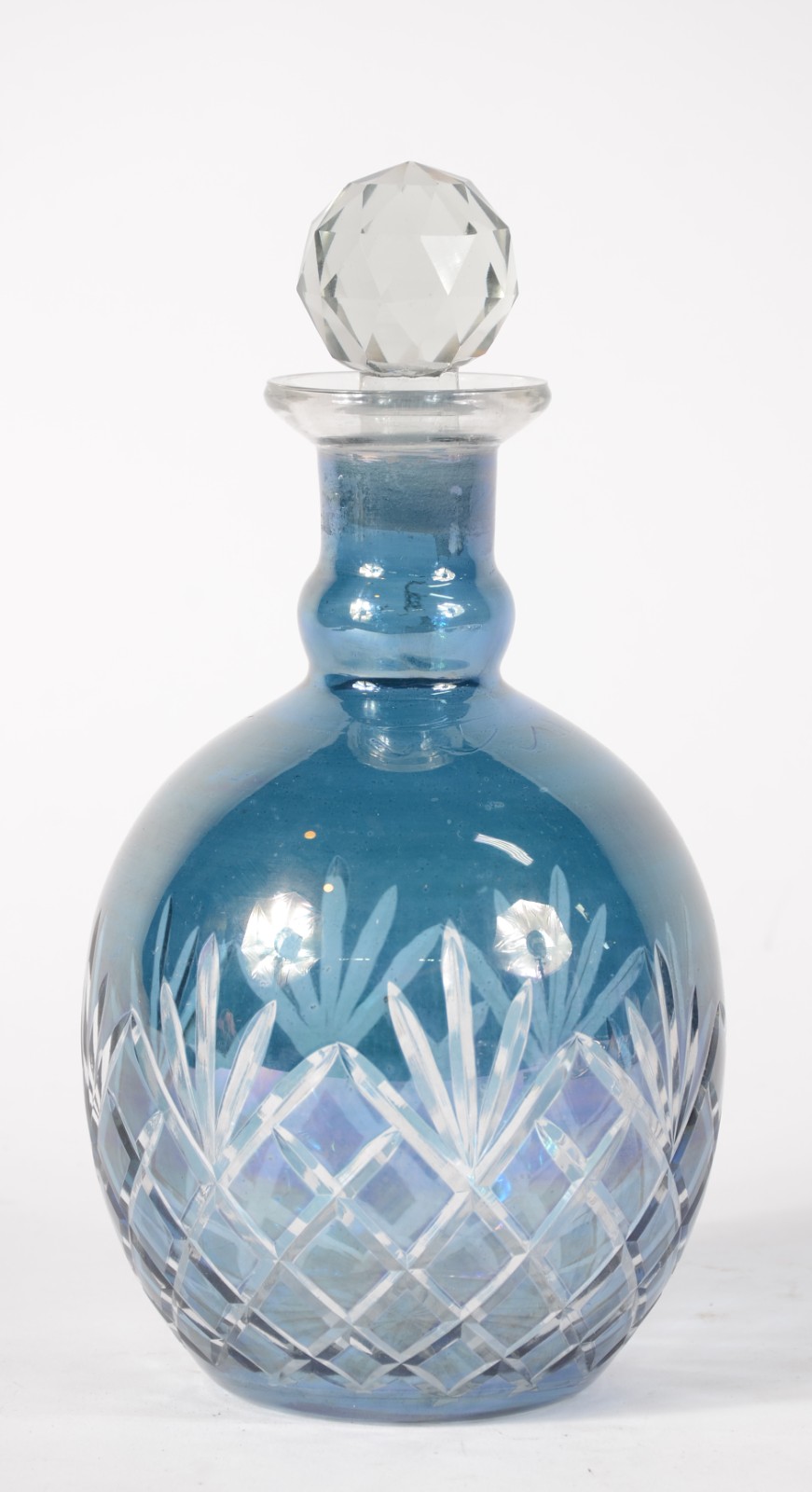 Licoreira de cristal doublé azul lapidado. tampa facetada. - foto 1 de 4