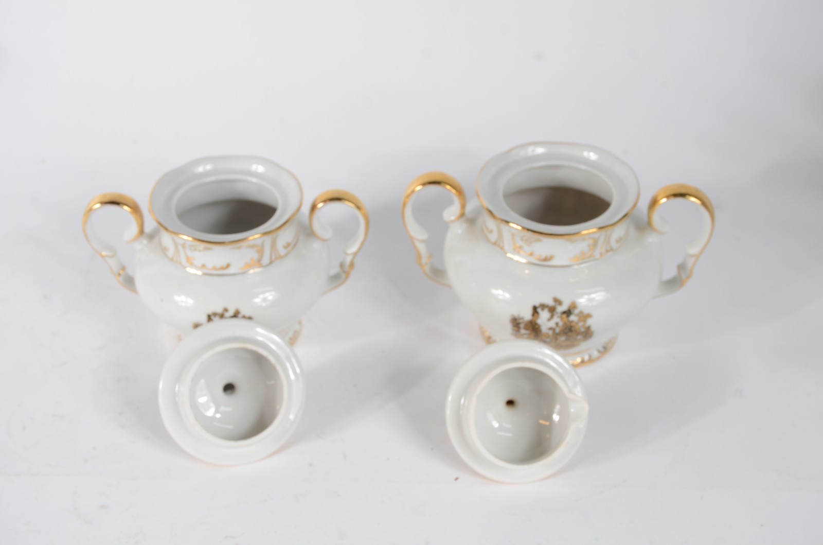 Conjunto para chá de porcelana Real branca, decorada ao gosto... - foto 10 de 10