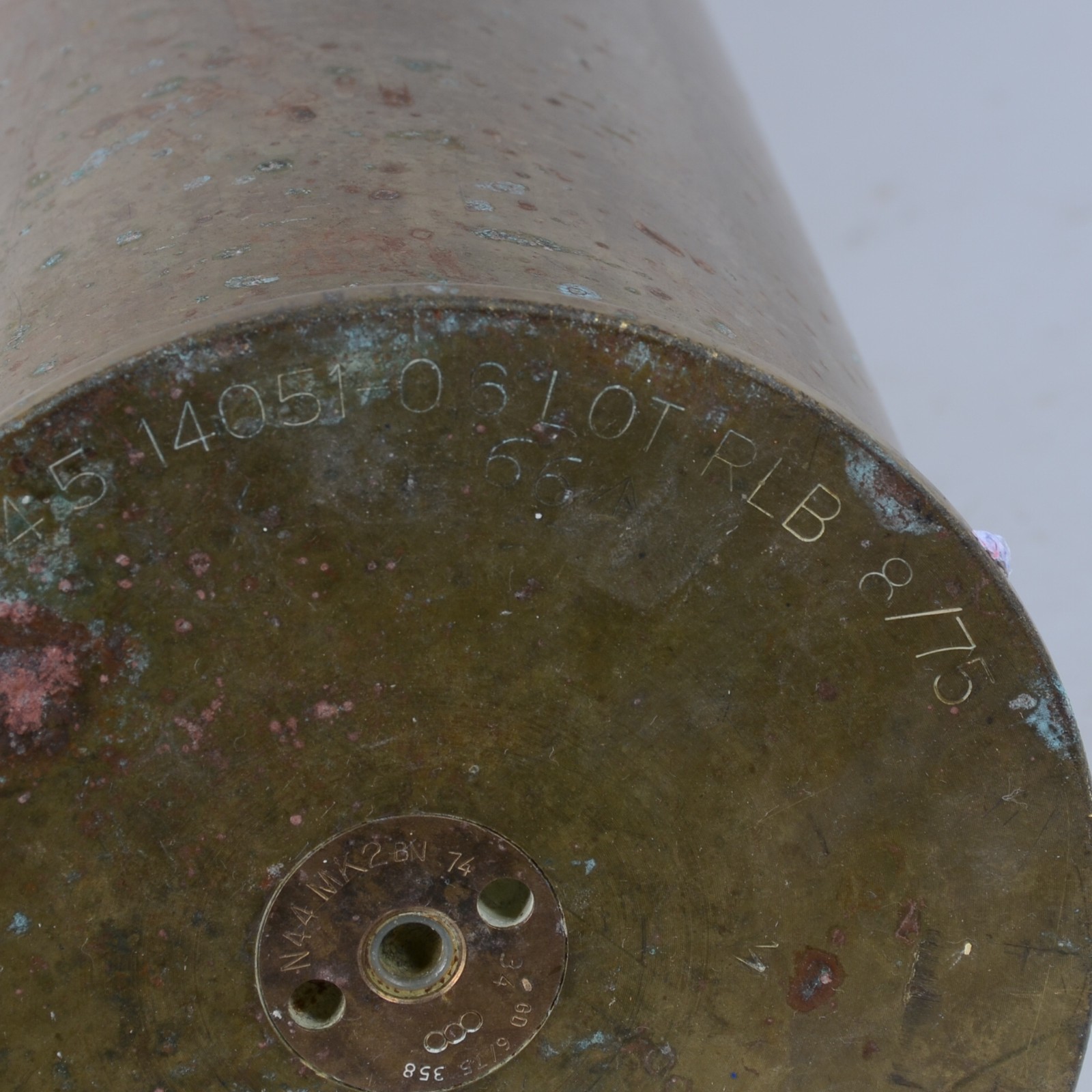 Cápsula de bala de canhão em metal dourado, podendo ser usada como... - foto 3 de 4