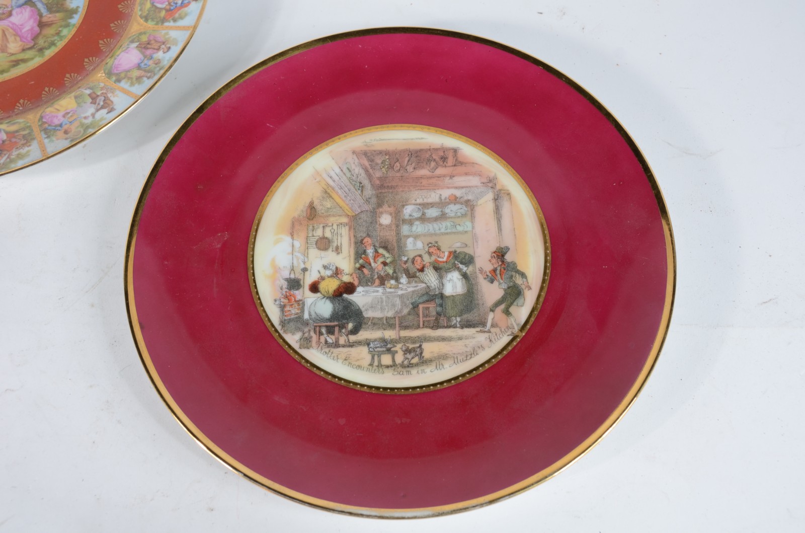 Tres pratos decorativos de porcelana da Bavaria, sendo um par com... - foto 4 de 7