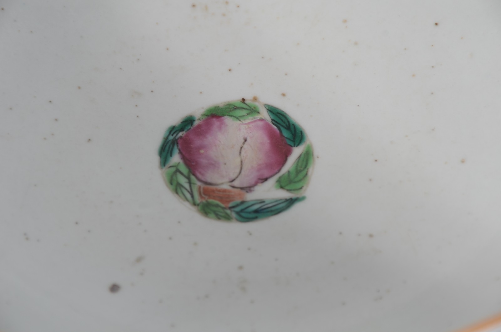 Bowl de porcelana Cia das Indias com flores em policromia, base de... - foto 4 de 5