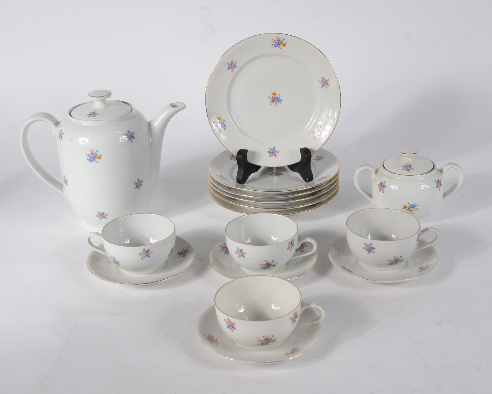 Partes de serviços de porcelana, sendo um da Bavaria composto de: 4... - foto 3 de 10