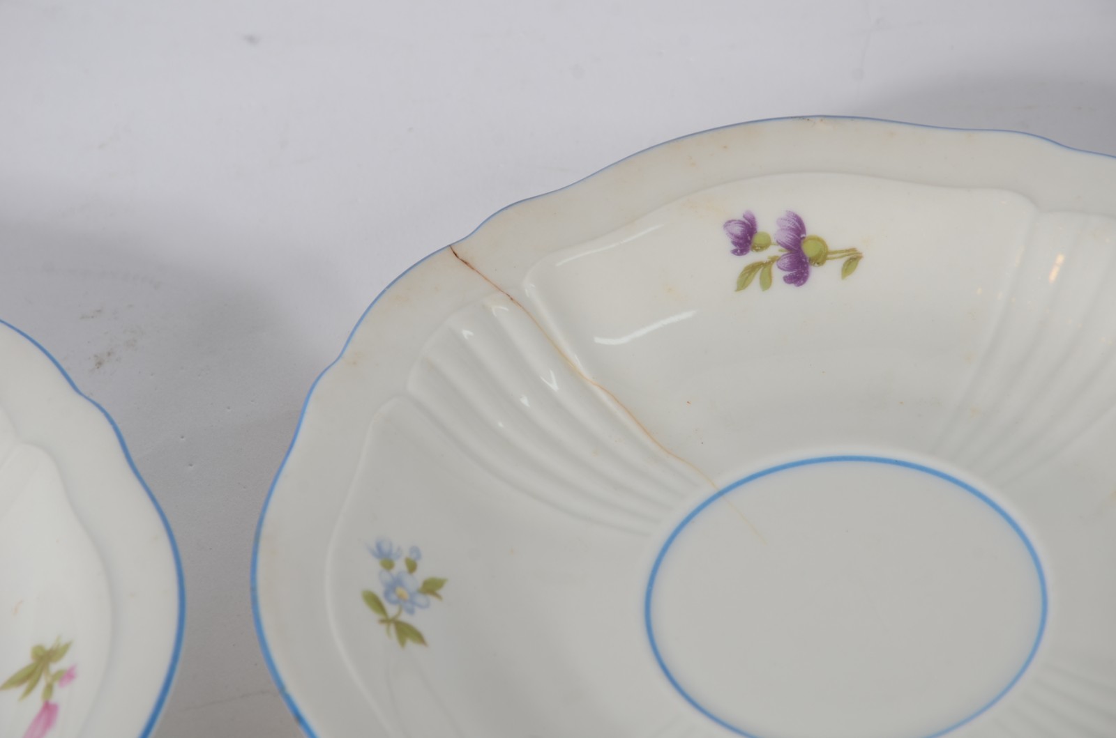 Partes de serviços de porcelana, sendo um da Bavaria composto de: 4... - foto 6 de 10