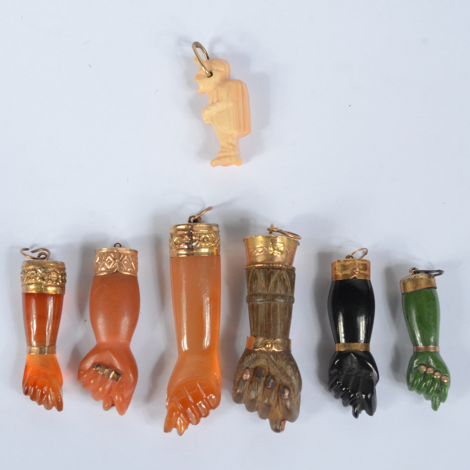 Coleção com 6 figas com detalhes em ouro baixo, ditas "jóias de... - foto 6 de 8