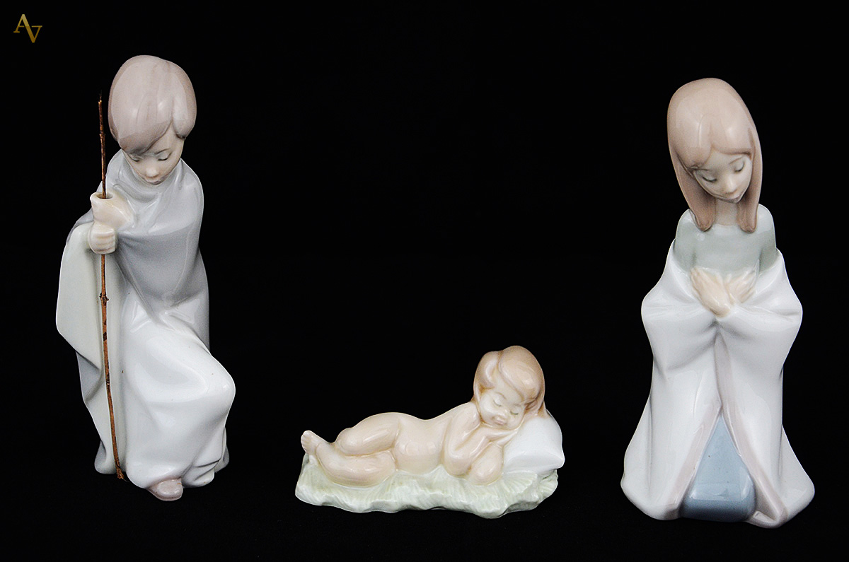 LLADRO - Três peças de porcelana representando nascimento do Menino... - foto 1 de 2