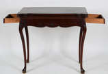 Mesa console de madeira nobre, tampo dobrável, ... - Mesa console de madeira nobre, tampo dobrável, gavetas laterais, estilo Chipendale. ( tampo  aberto 86 cm - pequenos lascados na parte posterior...