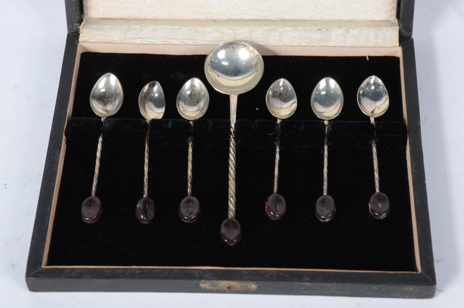 Jogo de colheres de prata de lei de café com detalhes com pedras... - foto 4 de 5