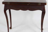 Mesa console de madeira nobre, tampo dobrável, ... - Mesa console de madeira nobre, tampo dobrável, gavetas laterais, estilo Chipendale. ( tampo  aberto 86 cm - pequenos lascados na parte posterior...