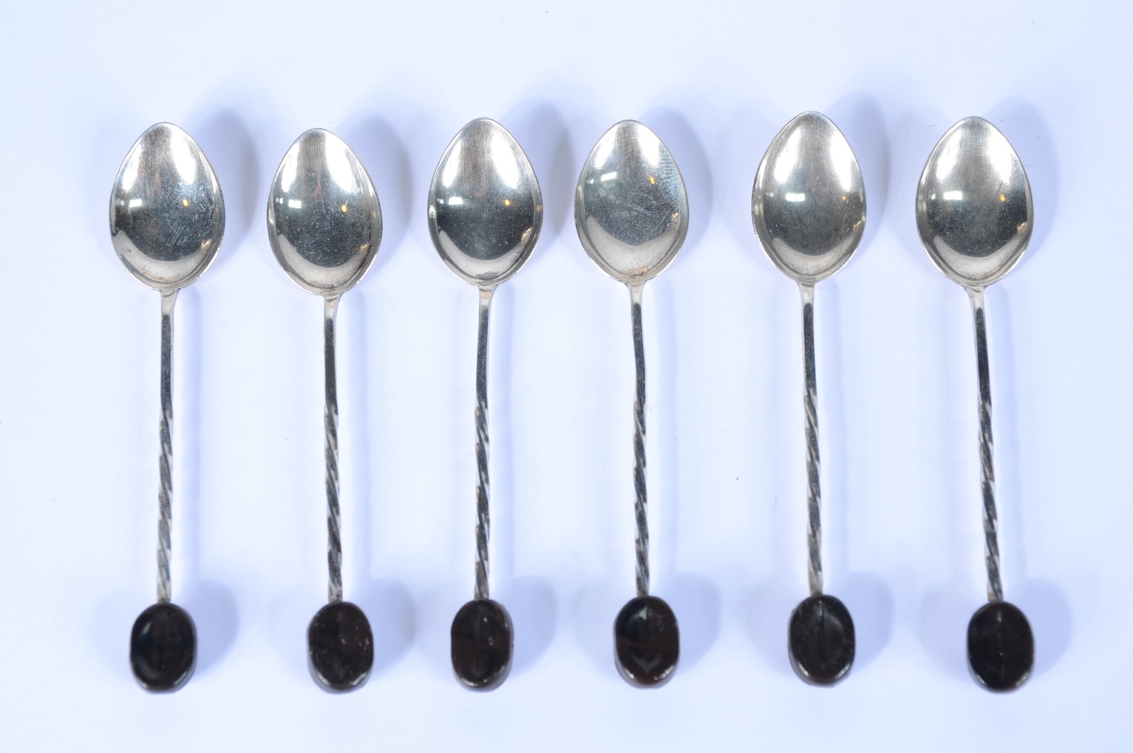 Jogo com 6 colheres de café em prata contraste 800 mls, no estojo... - foto 2 de 6