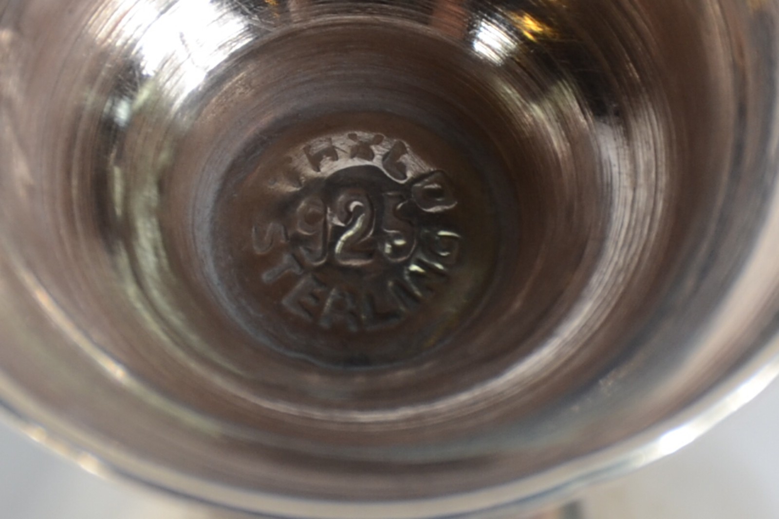 Conjunto com 8 cálices para vinho em prata de lei 925 Sterling. Peso... - foto 3 de 3
