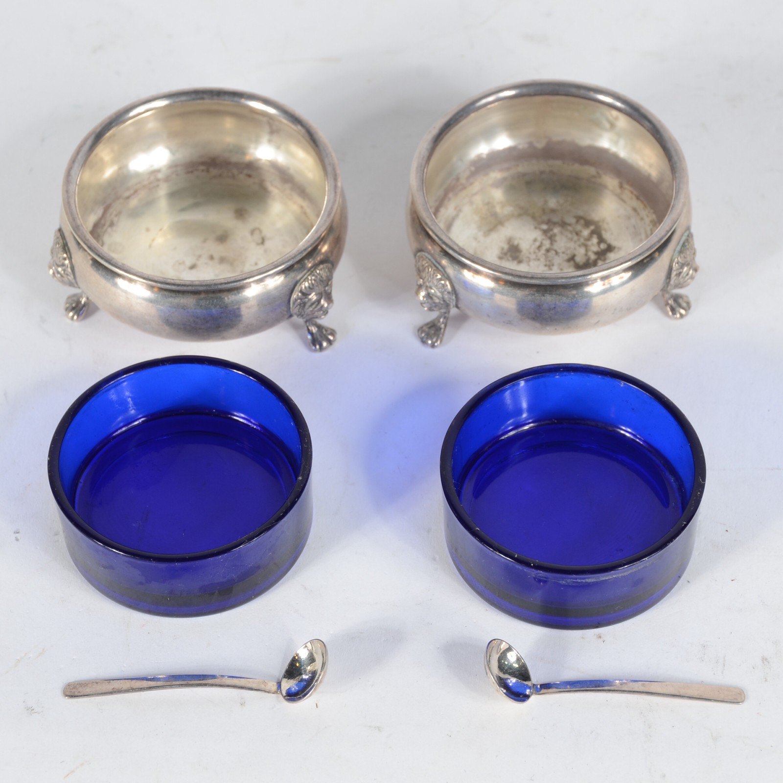 Par de pimenteiros de mesa de prata Sterling, interior com vidro azul... - foto 4 de 8