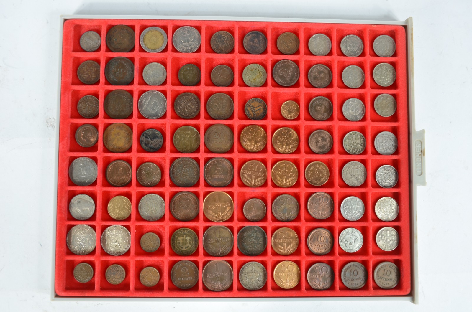 Coleção com 80 moedas diversas - foto 2 de 6