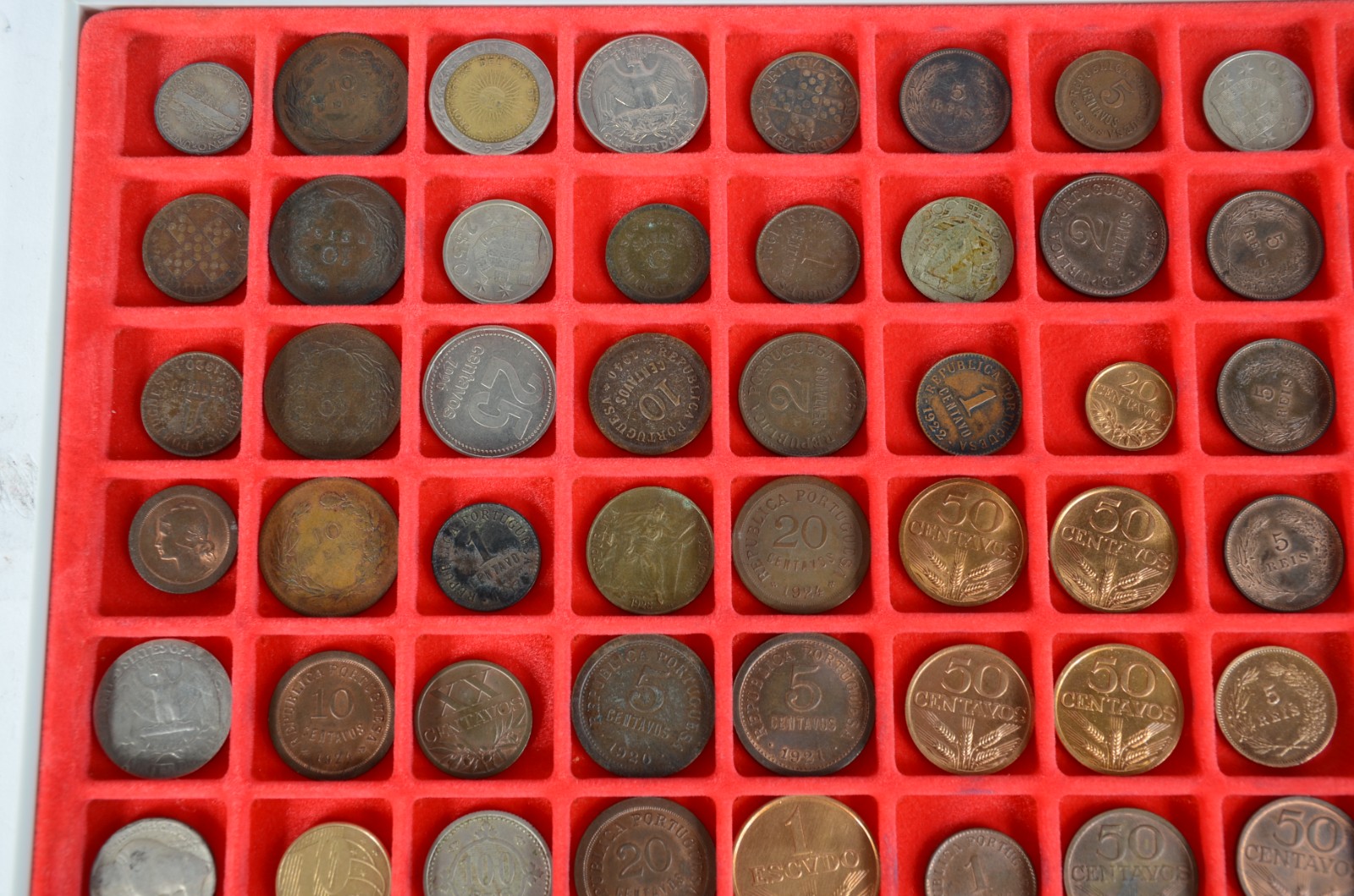 Coleção com 80 moedas diversas - foto 3 de 6