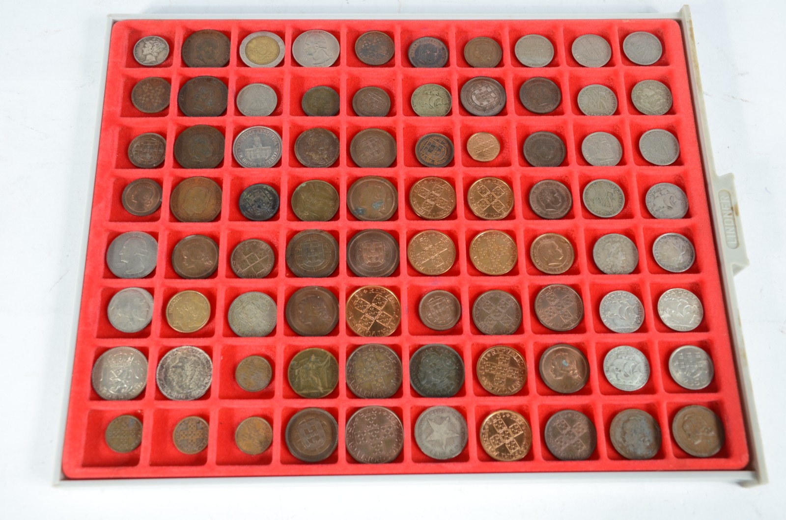 Coleção com 80 moedas diversas - foto 1 de 6