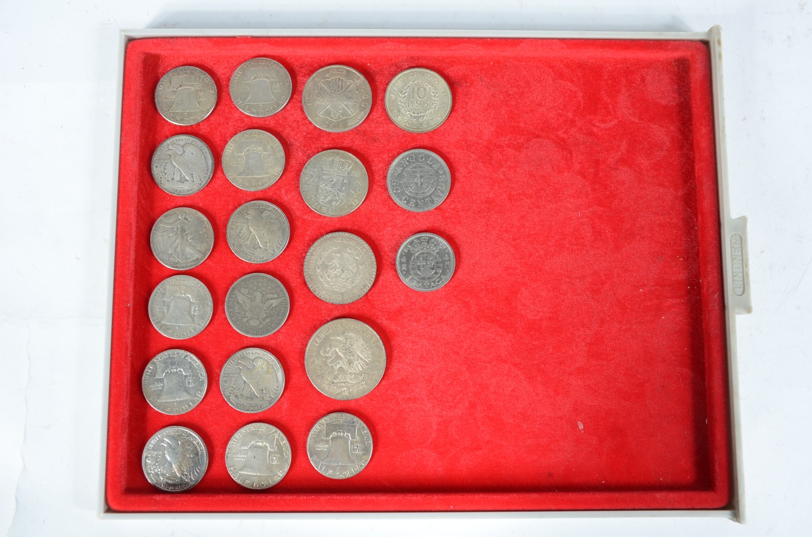 Coleção com 20 moedas diversas de prata. Peso total 240 g. - foto 1 de 3