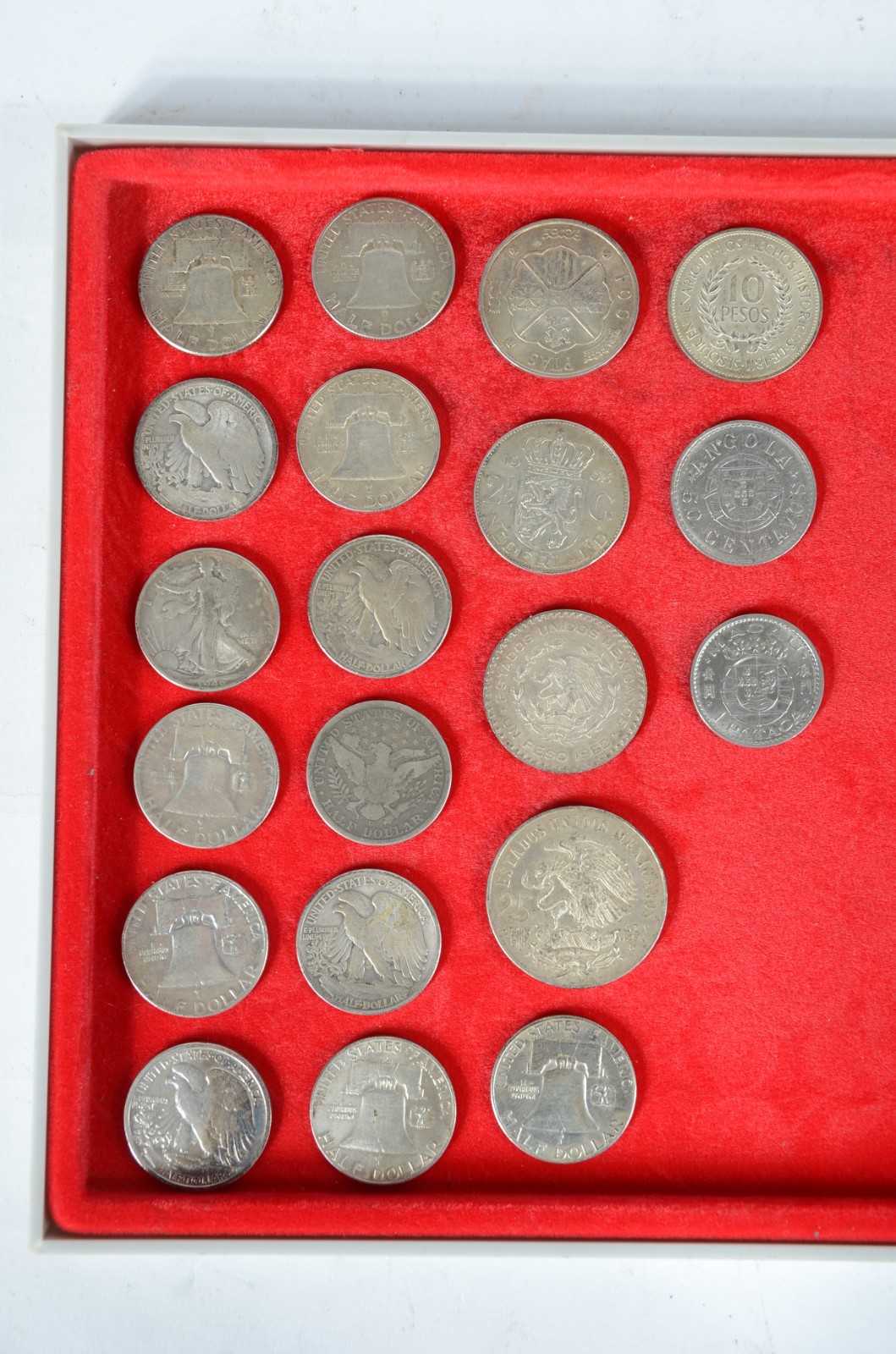 Coleção com 20 moedas diversas de prata. Peso total 240 g. - foto 2 de 3