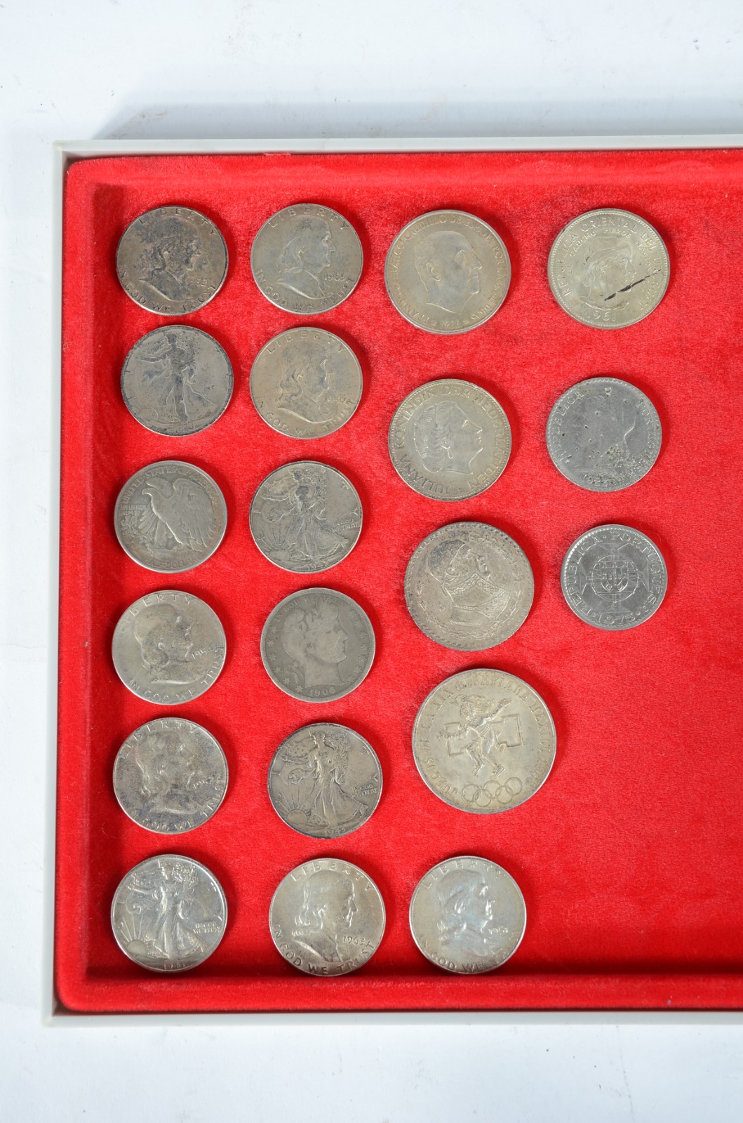 Coleção com 20 moedas diversas de prata. Peso total 240 g. - foto 3 de 3