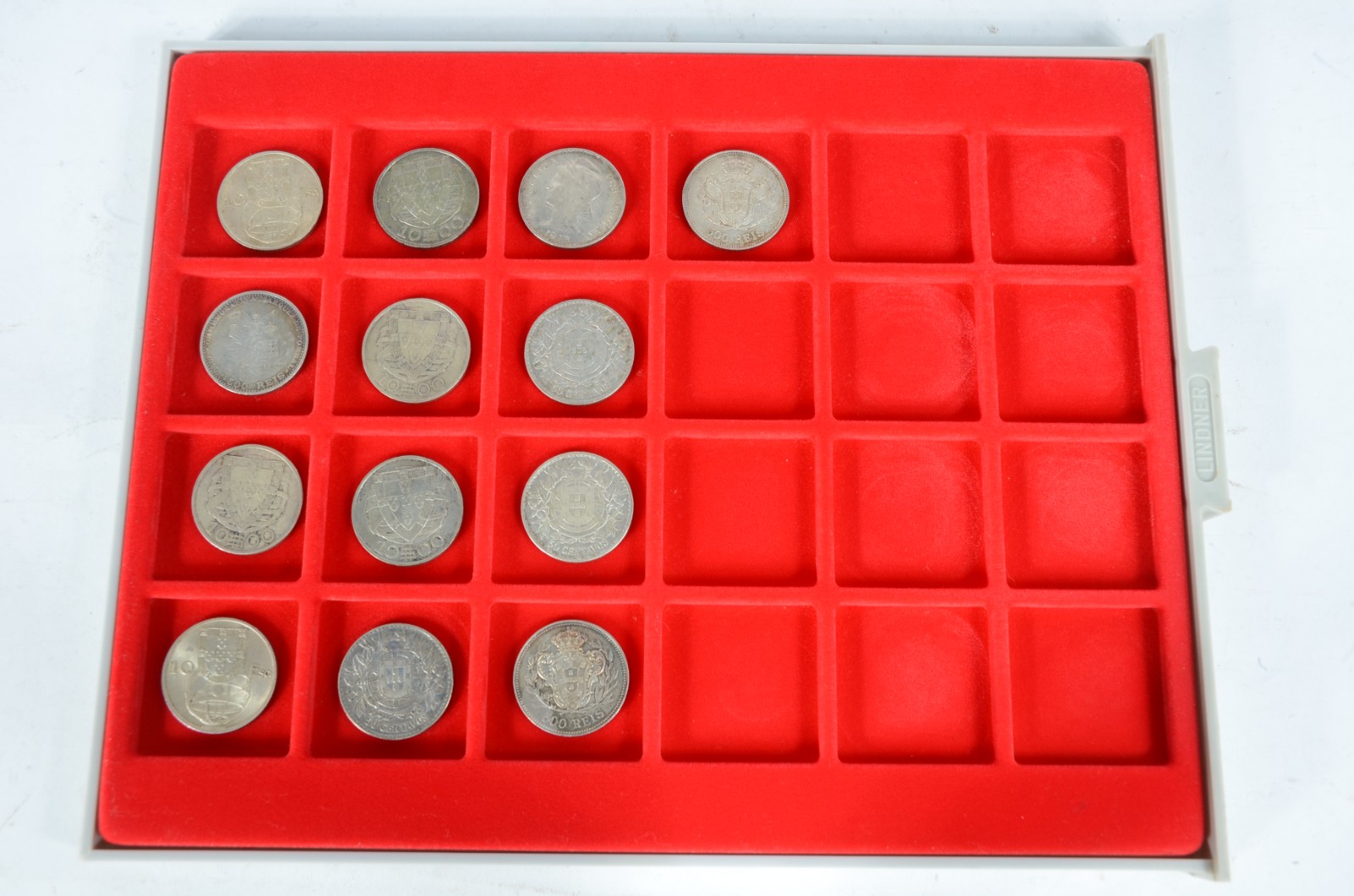 Diversas moedas de prata, sendo: a) 4 de 50 centavos - datadas de... - foto 2 de 4