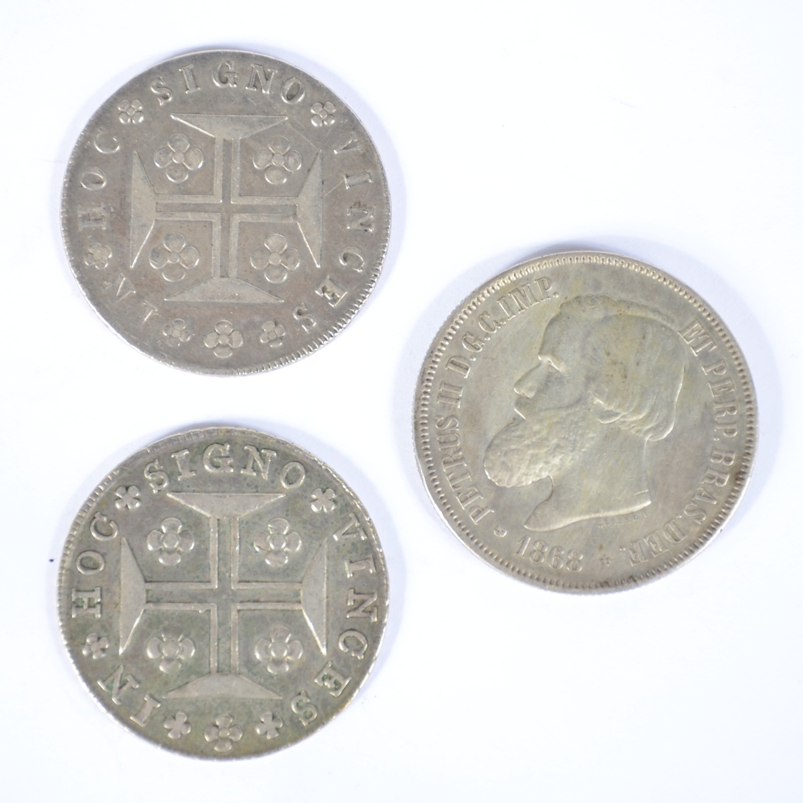 Tres antigas moedas de prata: a) 2.000 reis - datada 1868 - Petrus II... - foto 1 de 2