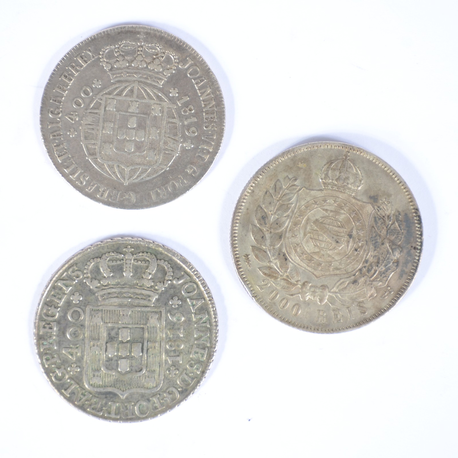 Tres antigas moedas de prata: a) 2.000 reis - datada 1868 - Petrus II... - foto 2 de 2