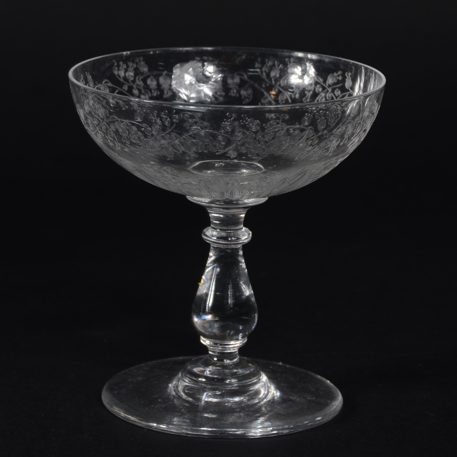 Conjunto com 8 taças para champagne de cristal europeu lavrado com... - foto 4 de 4