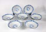 Conjunto com 11 pratos de porcelana oriental az... - Conjunto com 11 pratos de porcelana oriental azul e branca
