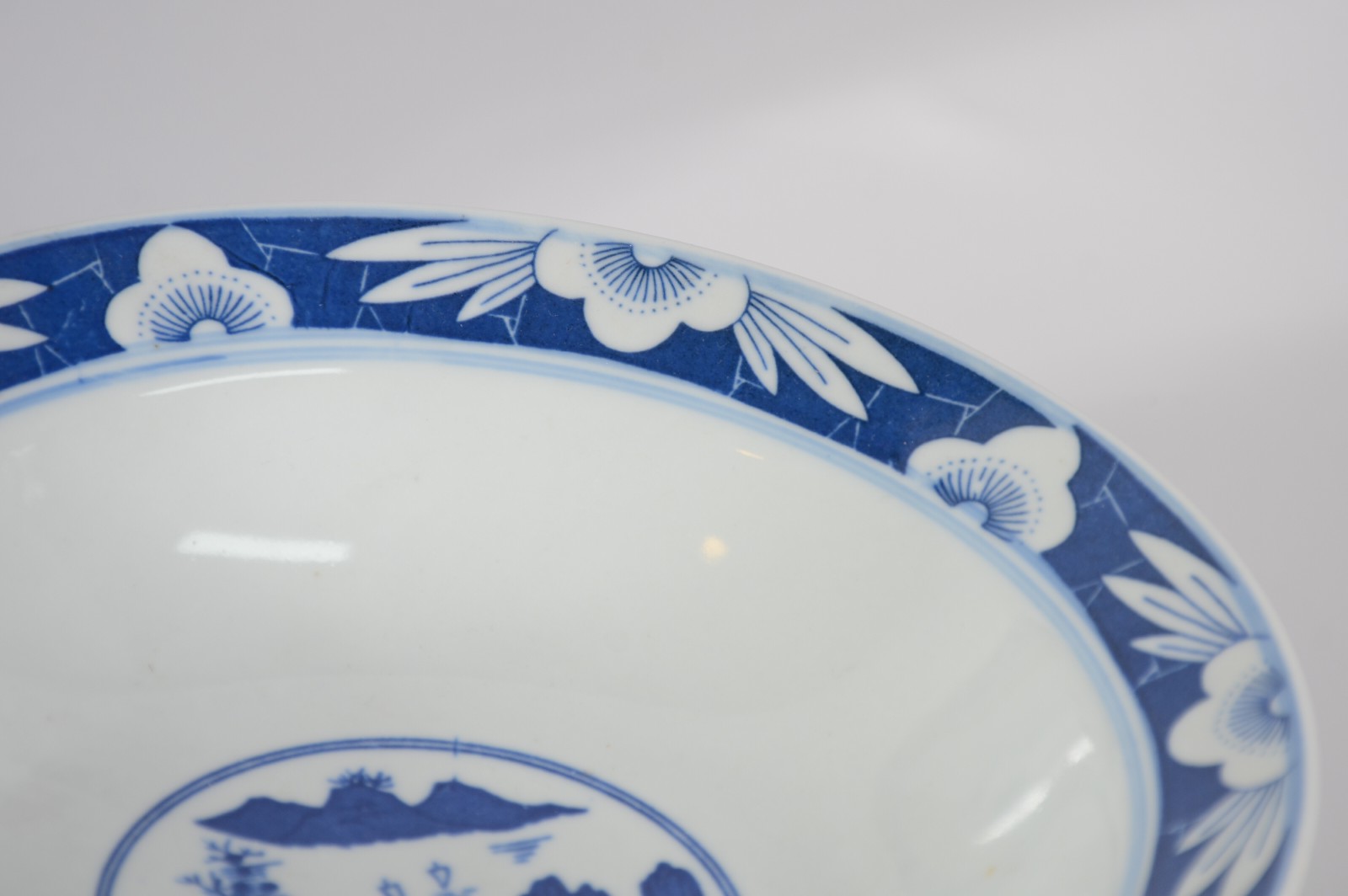 Conjunto com 11 pratos de porcelana oriental azul e branca - foto 4 de 4