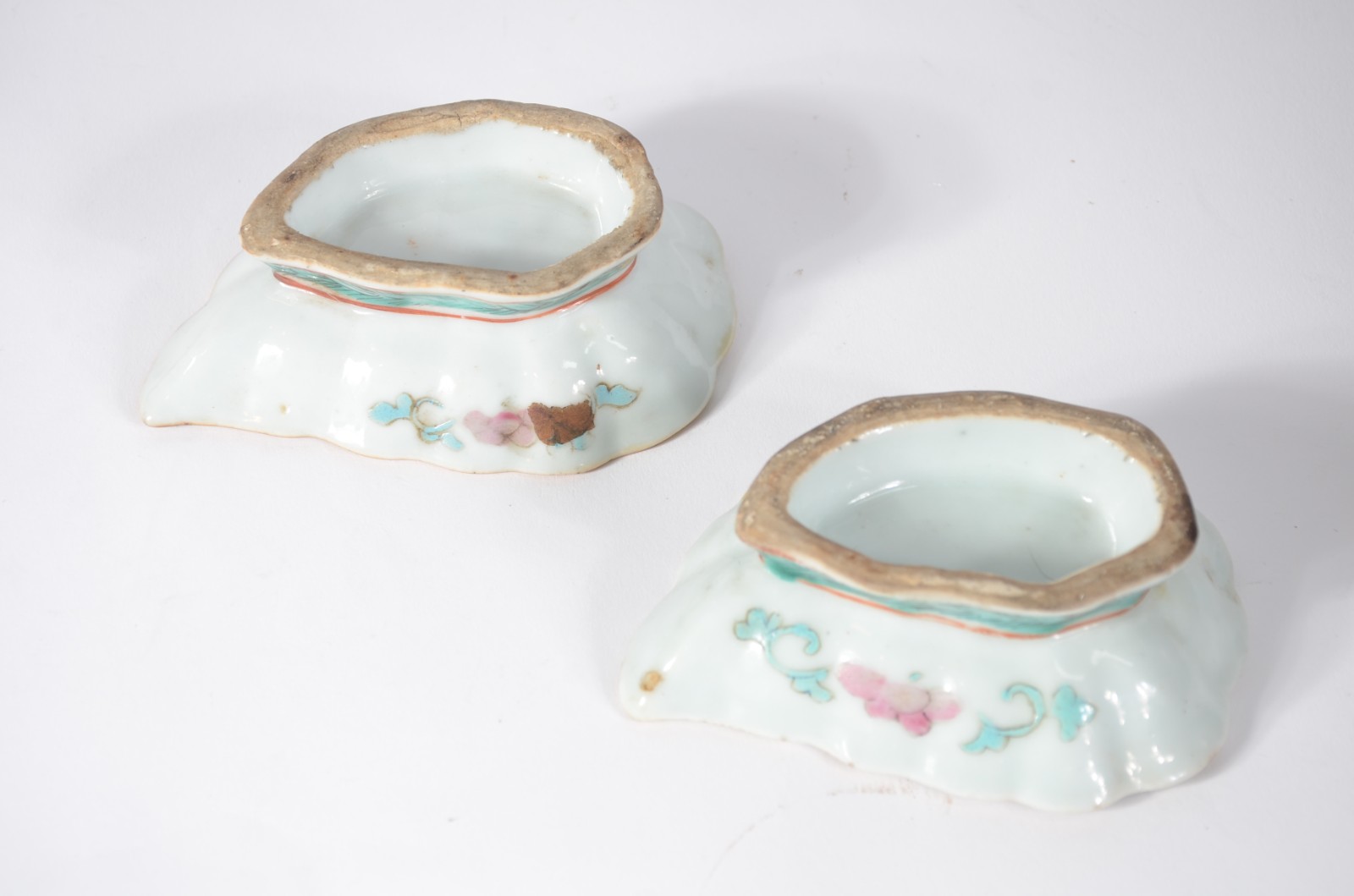 Dois antigos pares de covilhetes de porcelana chinesa - foto 4 de 5