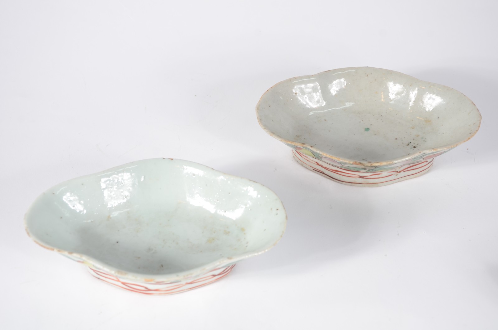 Dois antigos pares de covilhetes de porcelana chinesa - foto 2 de 5