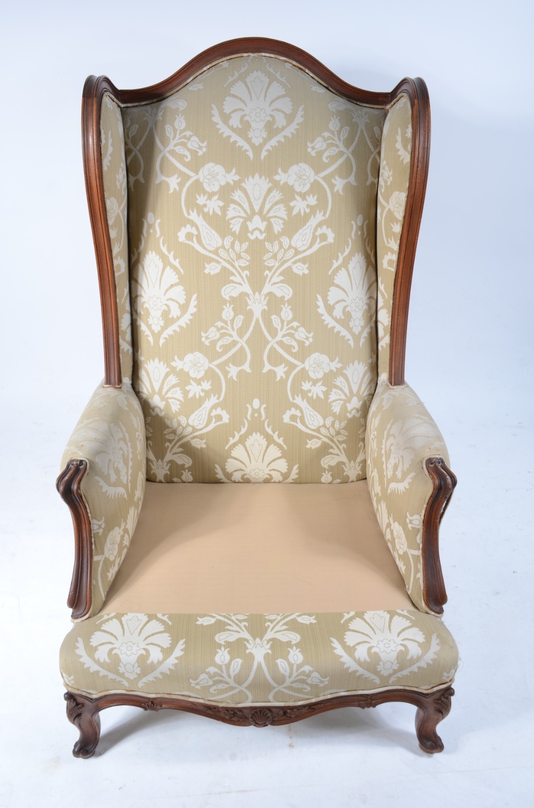 Poltrona bergere de madeira nobre estofada e forrada com tecido floral - foto 6 de 9