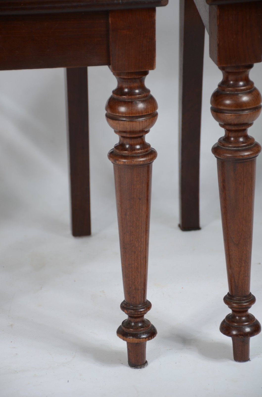 Conjunto com 6 antigas cadeiras para sala de jantar, encostos com... - foto 2 de 10