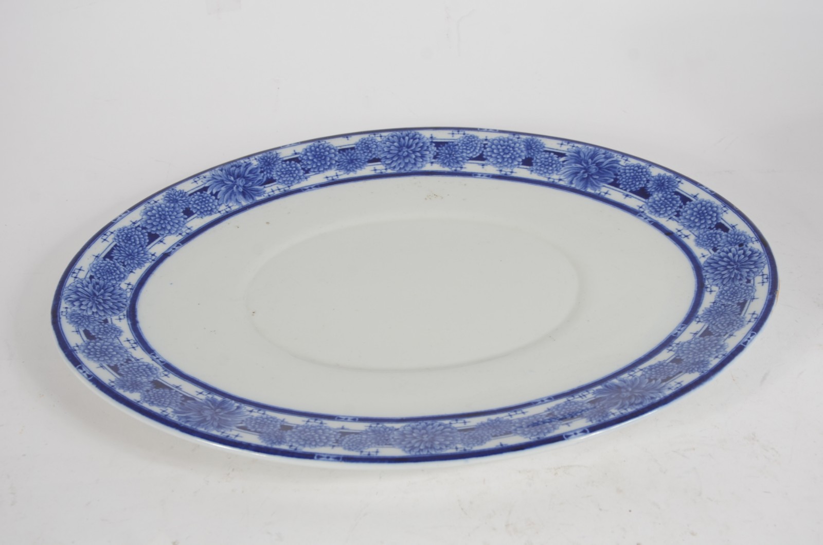 Diversas peças de faiança inglesa Royal Worcester, sendo: Sopeira com... - foto 4 de 7