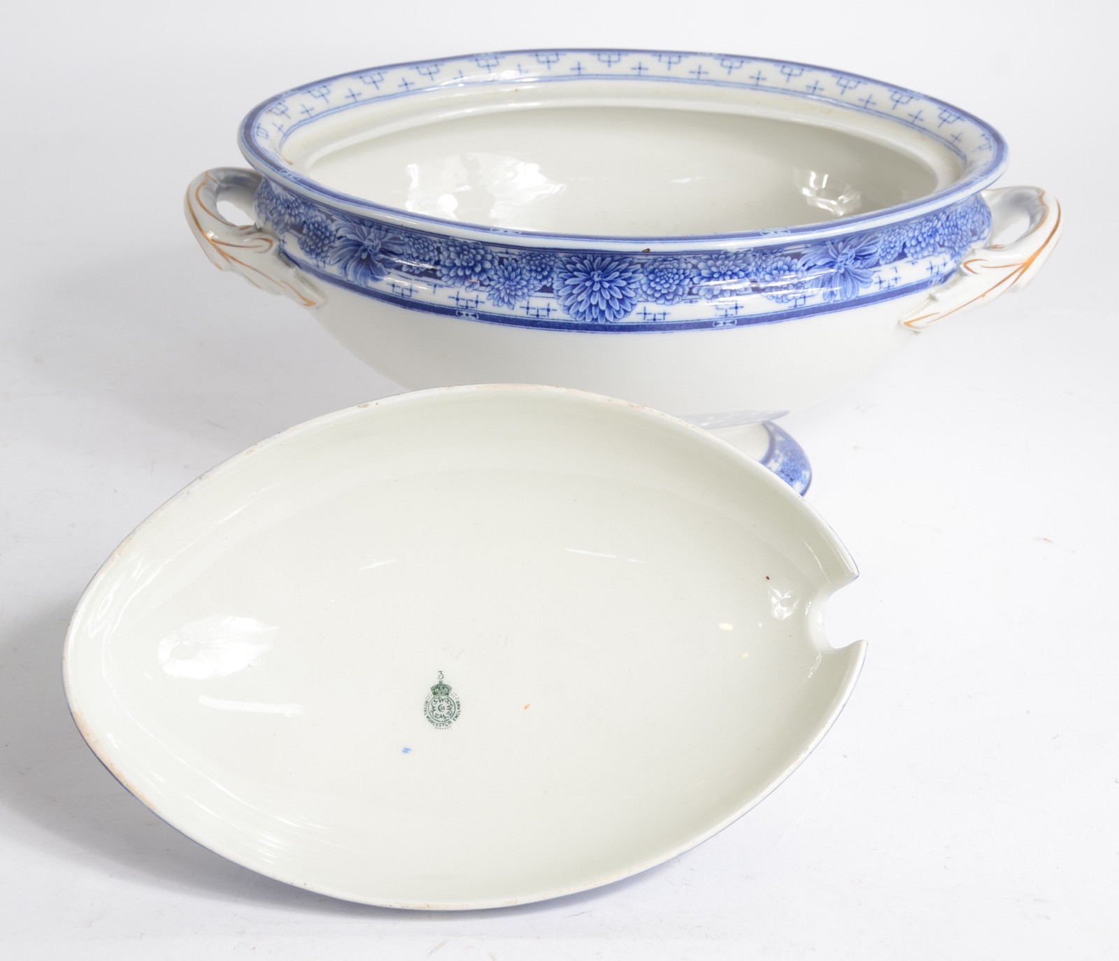 Diversas peças de faiança inglesa Royal Worcester, sendo: Sopeira com... - foto 5 de 7