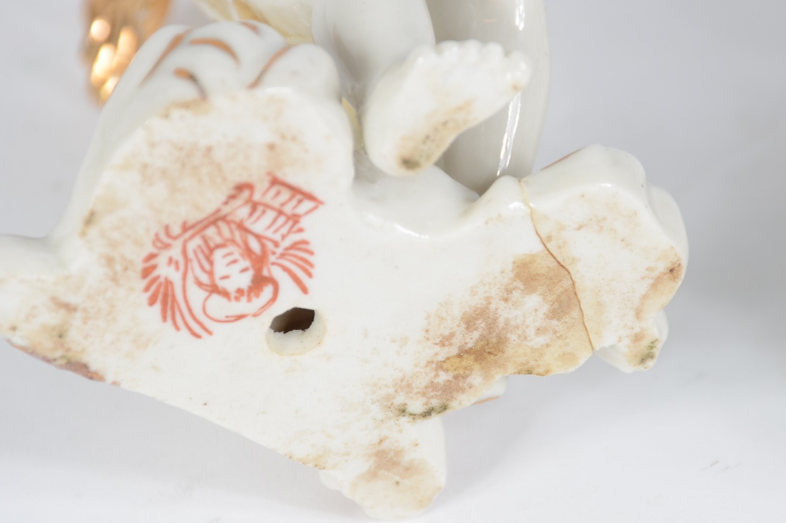 Lote com 12 peças diversas de porcelana, sendo 5 bules, 2 leiteiras... - foto 9 de 11
