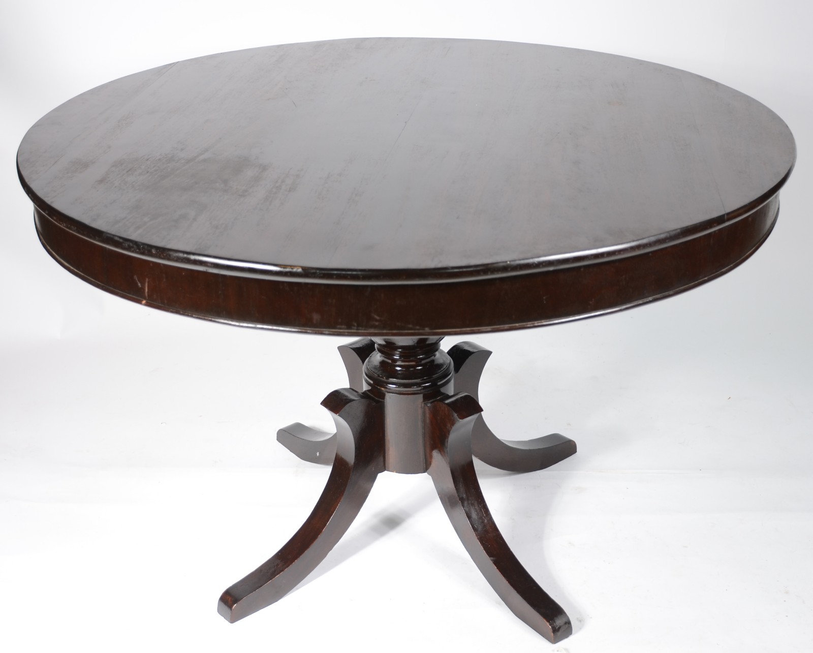 Mesa de jantar de madeira nobre, feitio redondo, base na forma de... - foto 2 de 4