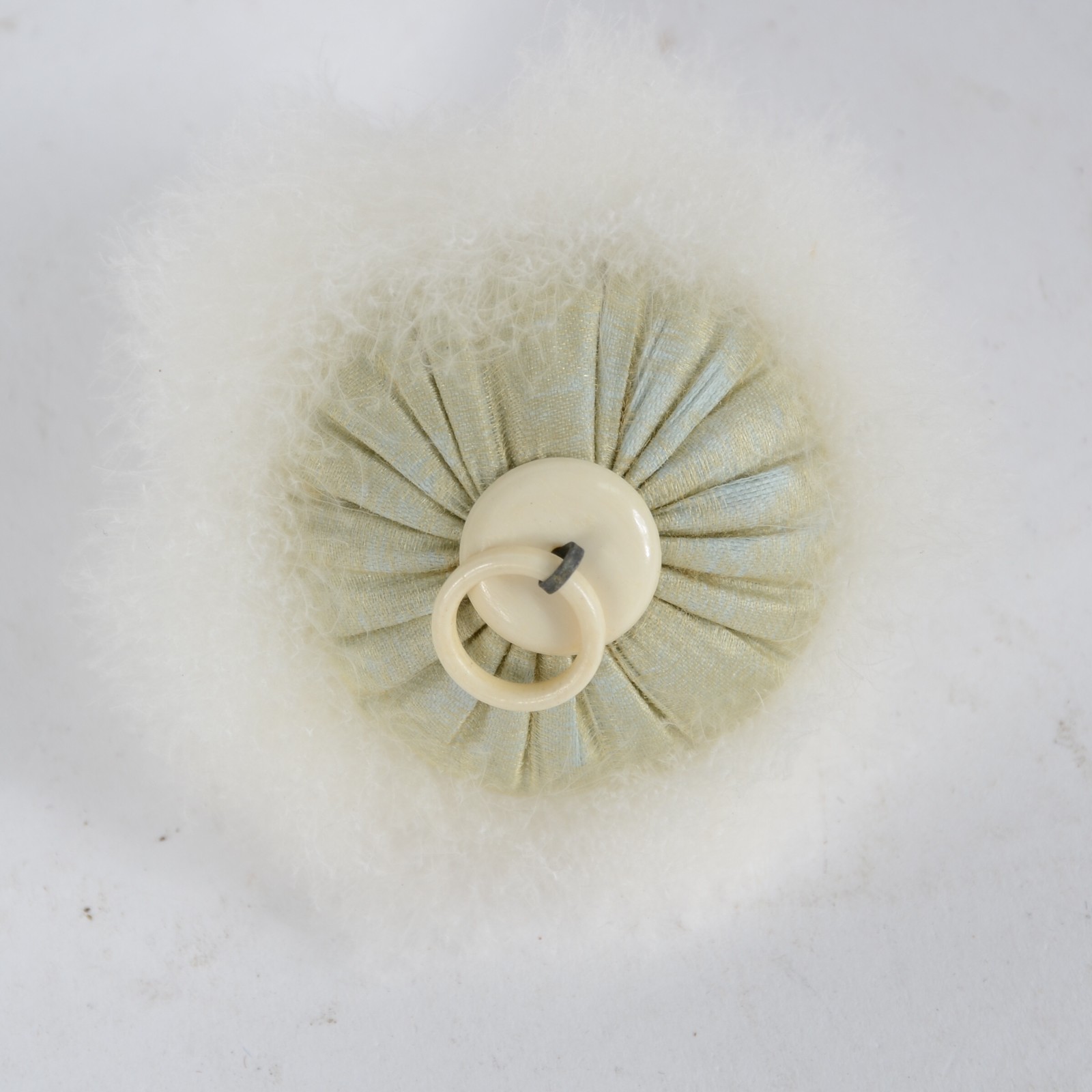 Conjunto com par de perfumeiros e poseira de cristal europeu lapidado... - foto 7 de 9