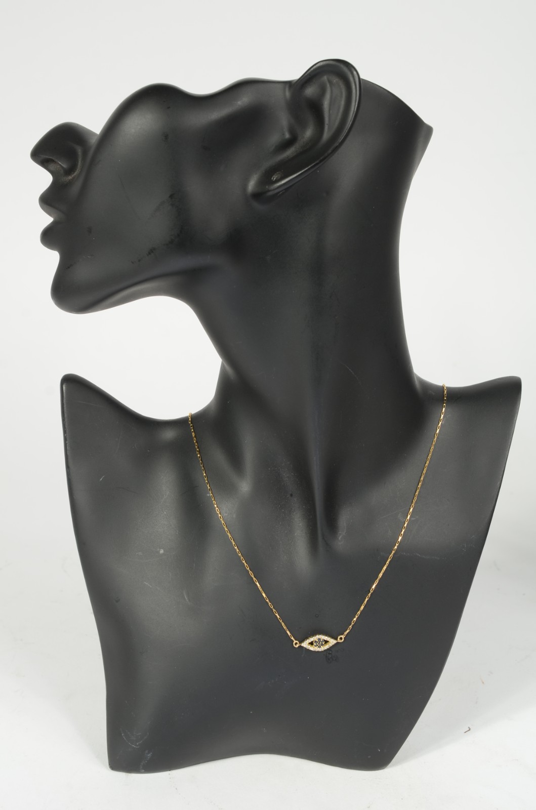 Colar com pendente em ouro 18k 750, feitio de elos e olho grego em... - foto 3 de 5