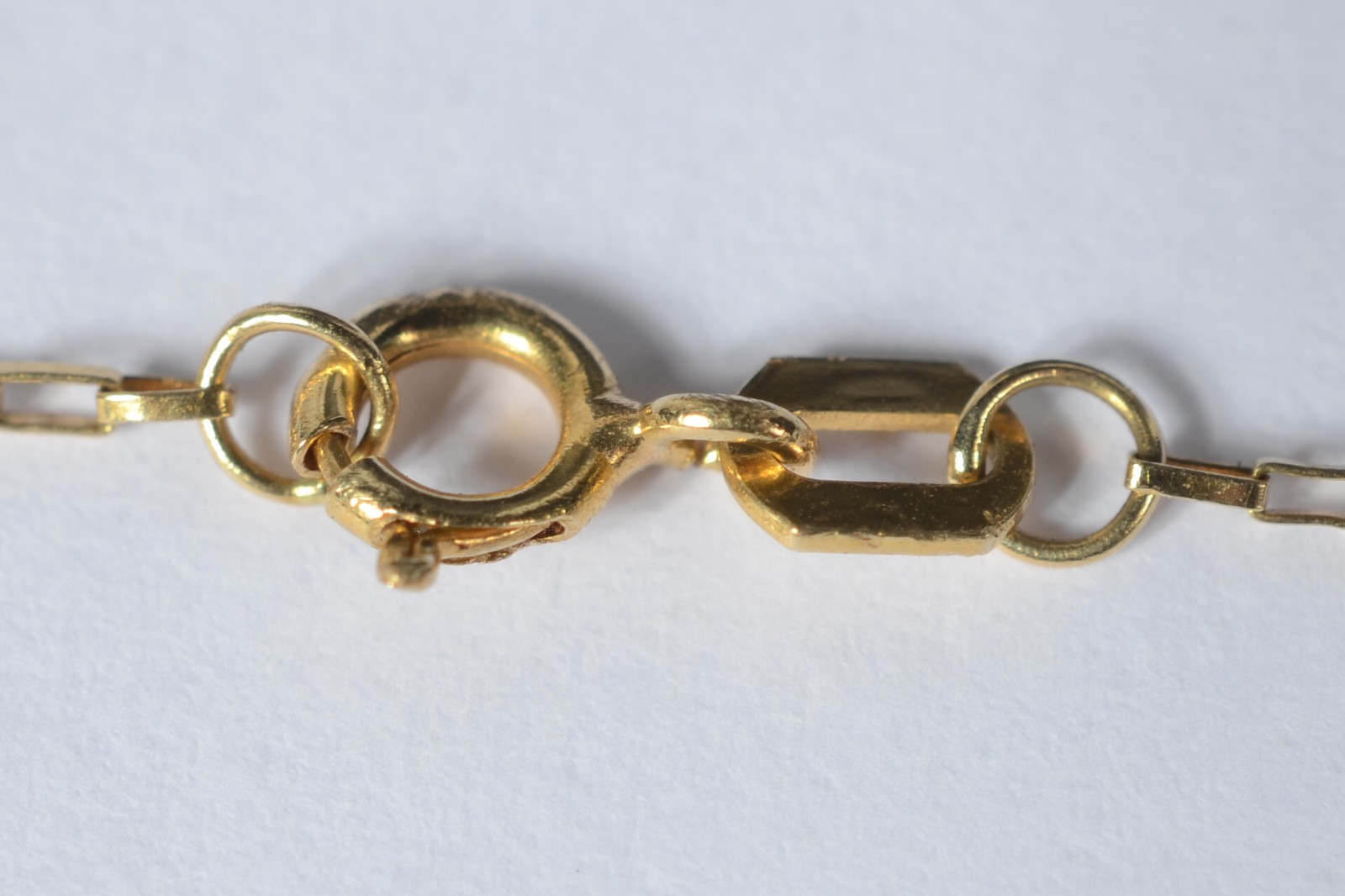 Colar com pendente em ouro 18k 750, feitio de elos e olho grego em... - foto 5 de 5