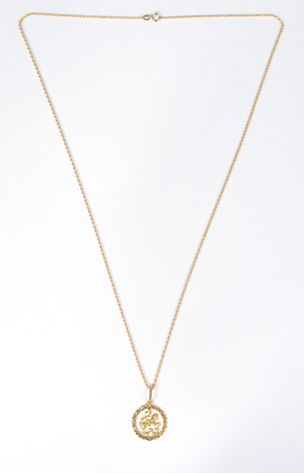 Cordão de ouro 18k, modelo pingente de São Jorge. (Por motivos de... - foto 2 de 6