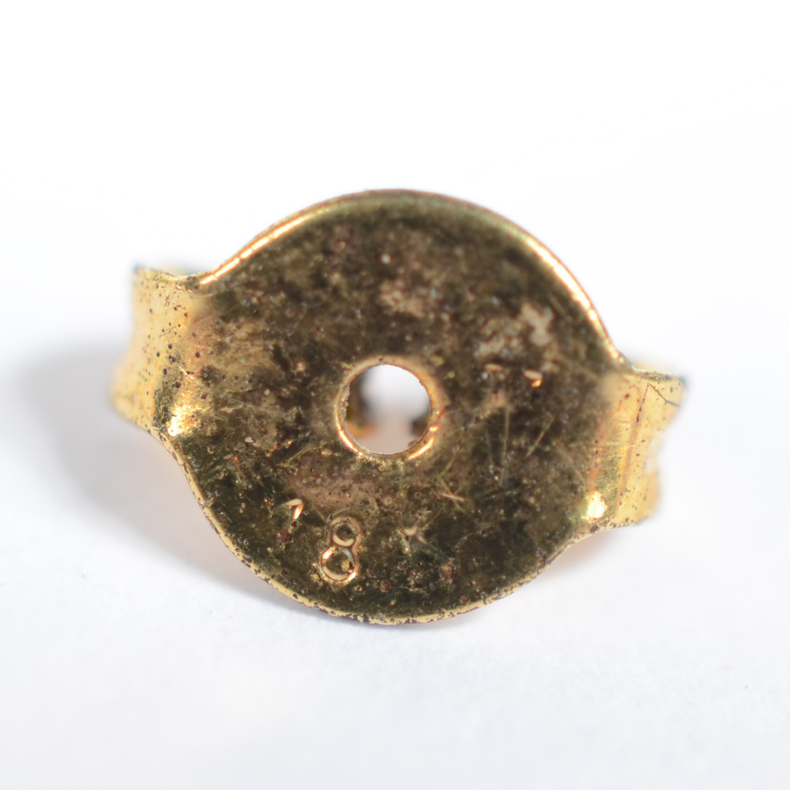 Par de brincos de ouro amarelo 750, modelo canudos. (Por motivos de... - foto 5 de 5