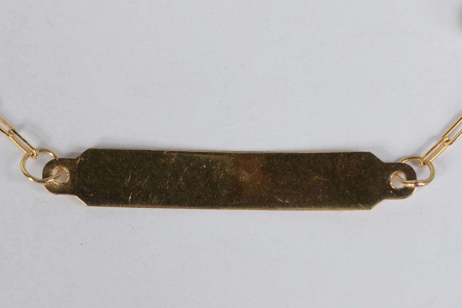 Pulseira de criança, com bolinha de ouro 18k. (Por motivos de... - foto 2 de 4