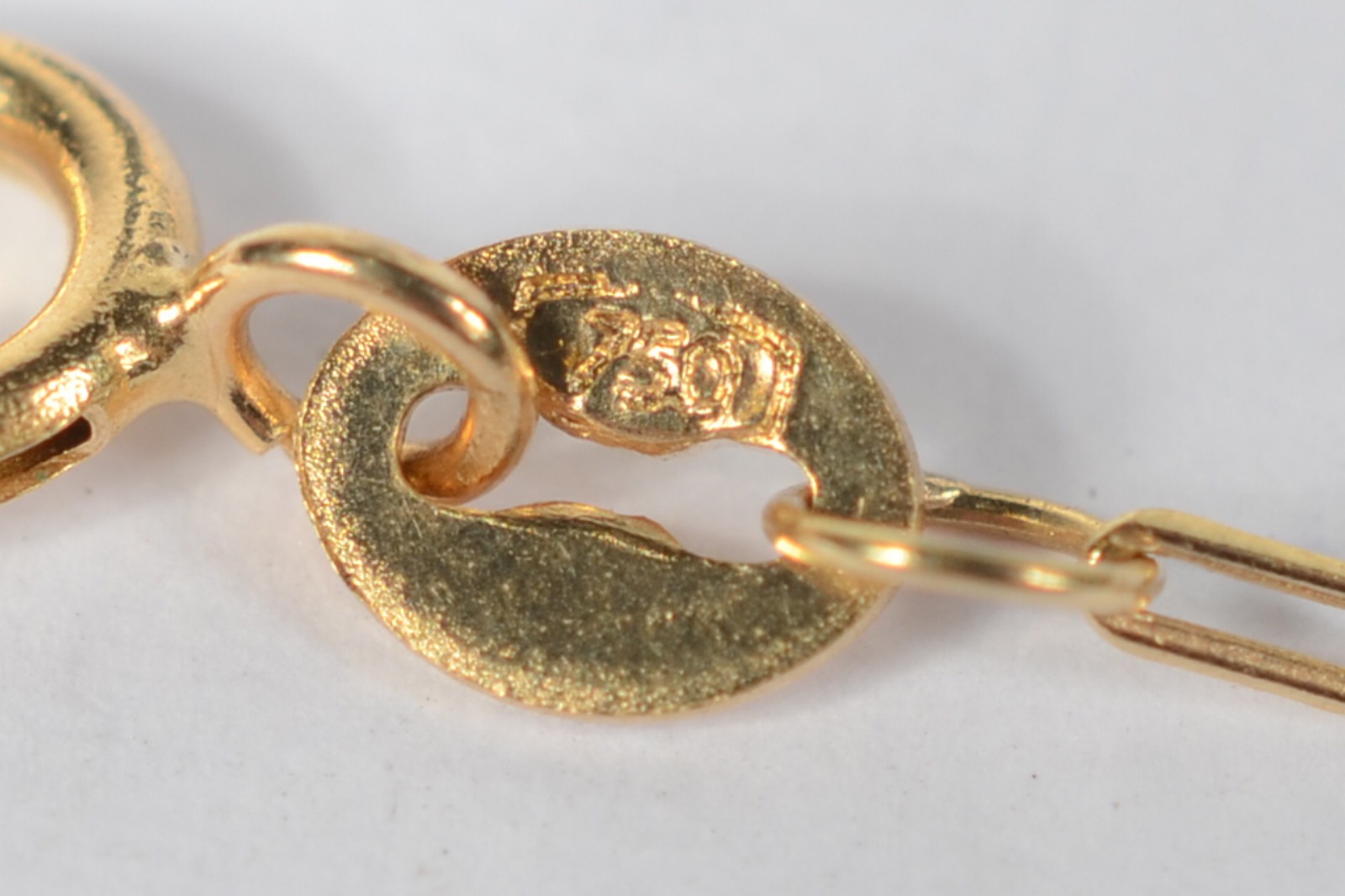 Pulseira de criança, com bolinha de ouro 18k. (Por motivos de... - foto 4 de 4