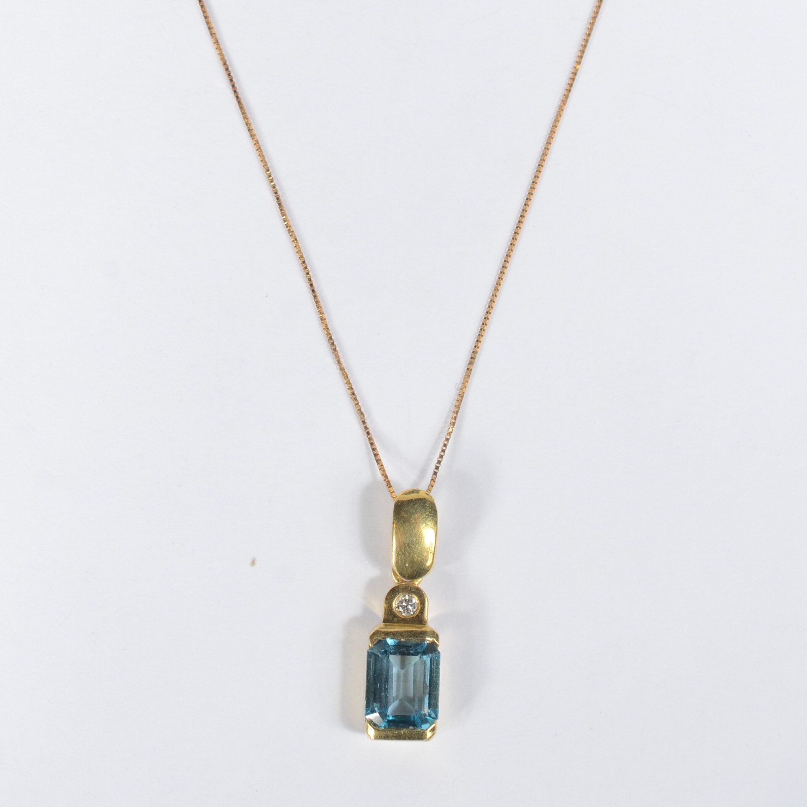 Colar de ouro amarelo 750 pingente de ouro com topázio azul e... - foto 1 de 5