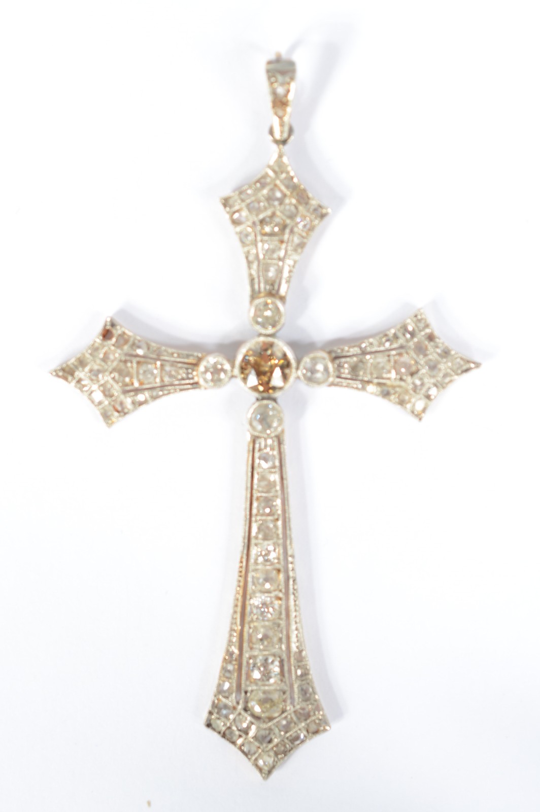 Antigo pingente na forma de crucifixo de ouro 18 k e platina com... - foto 1 de 5