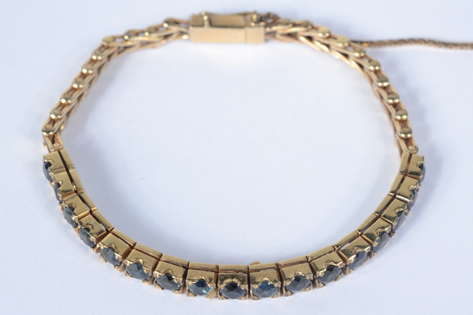 Pulseira "riviera" de ouro baixo com pedras azuis, possivelmente... - foto 2 de 7