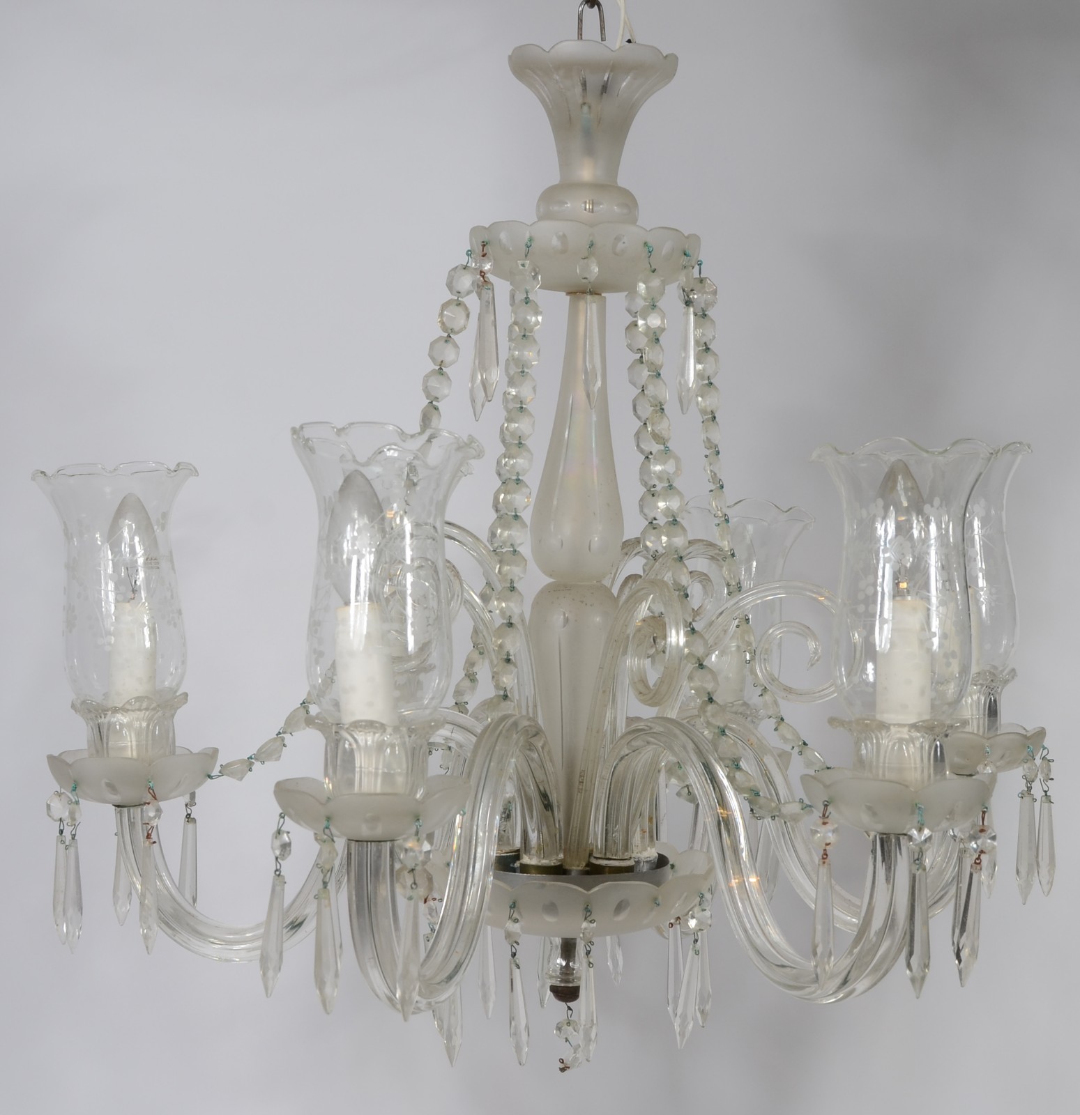 Lustre de cristal para 6 luzes com pingentes lapidados (faltando o... - foto 1 de 4