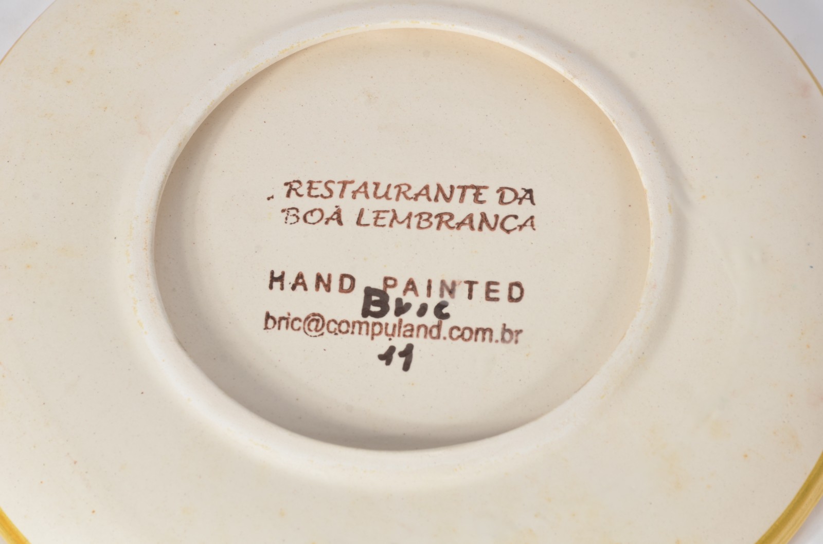Quatro pratos decorativos de parede de porcelana e cerâmica de... - foto 6 de 9